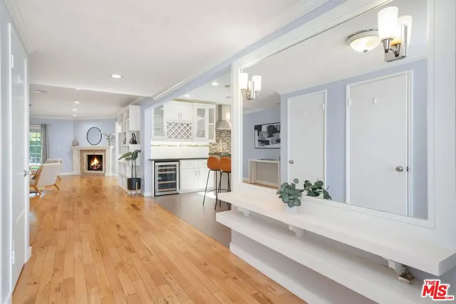 6134 Longridge Avenue, Van Nuys, CA 91401 - Image #2