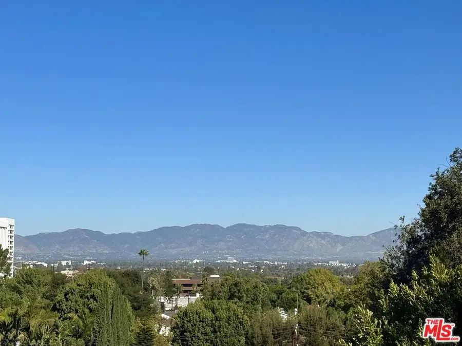 15213 Del Gado Drive, Sherman Oaks, CA 91403 - Image #2