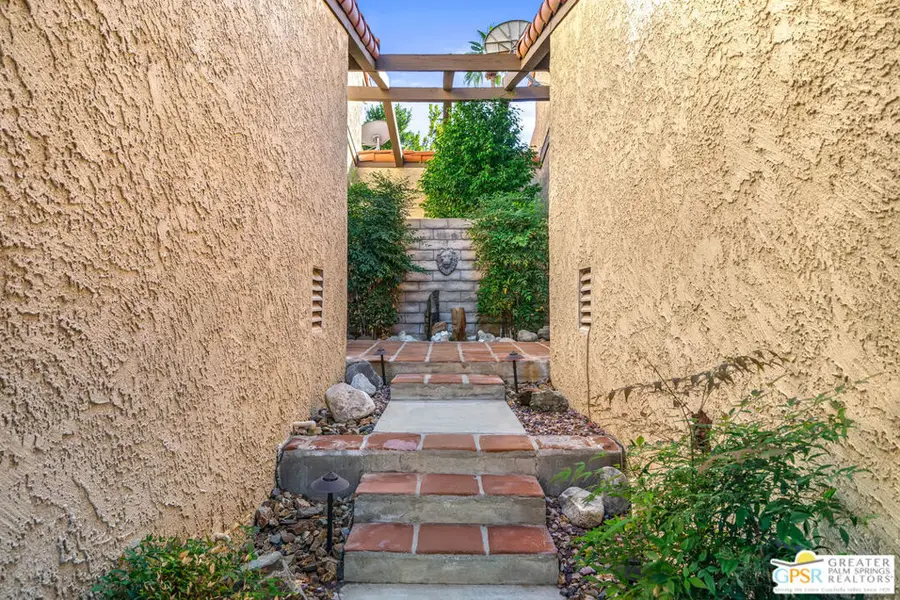 323 S Calle Jasmin, Palm Springs, CA 92262 - Image #3