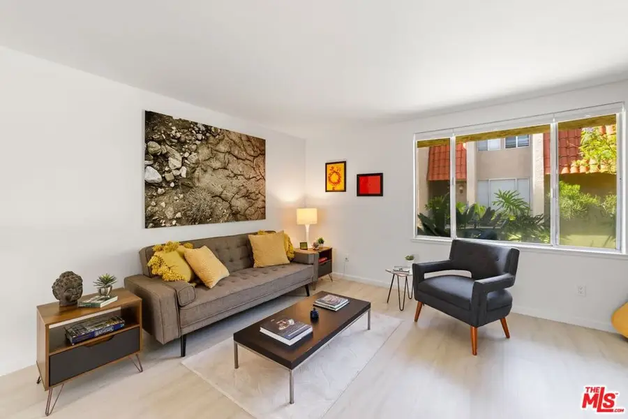 2252 N Indian Canyon Drive #E, Palm Springs, CA 92262 - Image #2