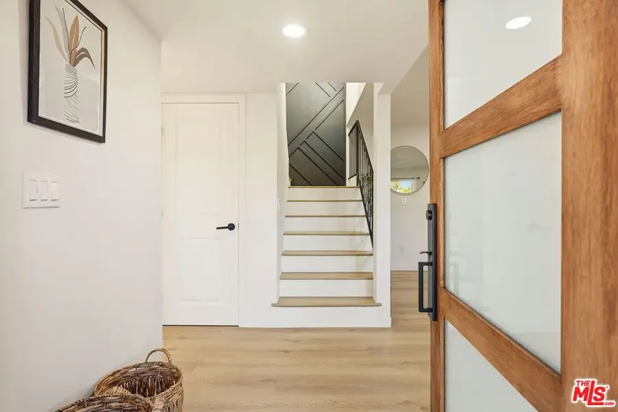 10521 Cedros Avenue, San Fernando, CA 91345 - Image #3