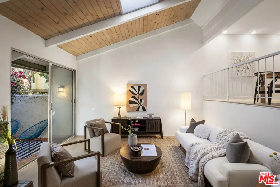11732 Moorpark Street #I, Studio City, CA 91604 - Image #2