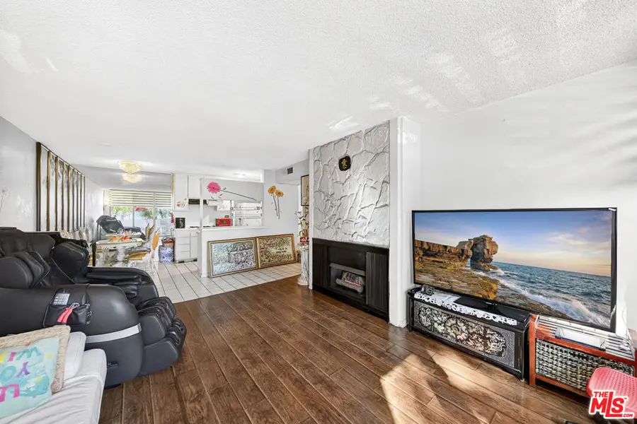 421 S La Fayette Park Place #301, Los Angeles, CA 90057 - #3