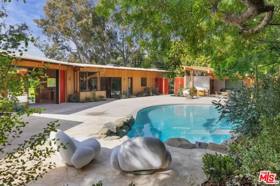 765 N Bonhill Road, Los Angeles, CA 90049 - Image #2