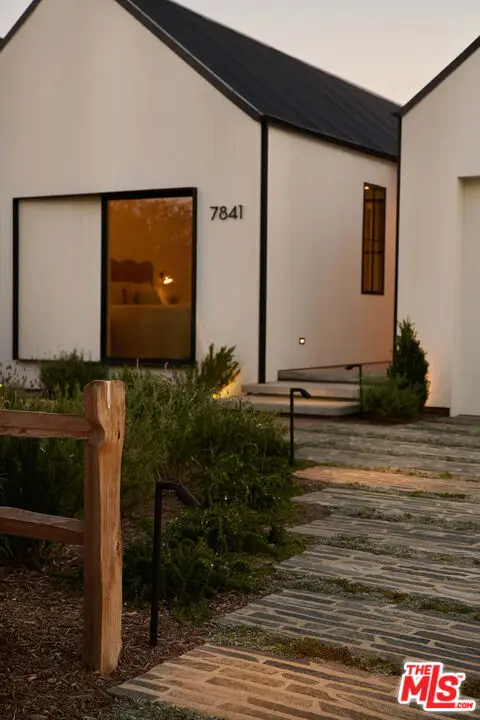 7841 Stewart Avenue, Los Angeles, CA 90045 - Image #3