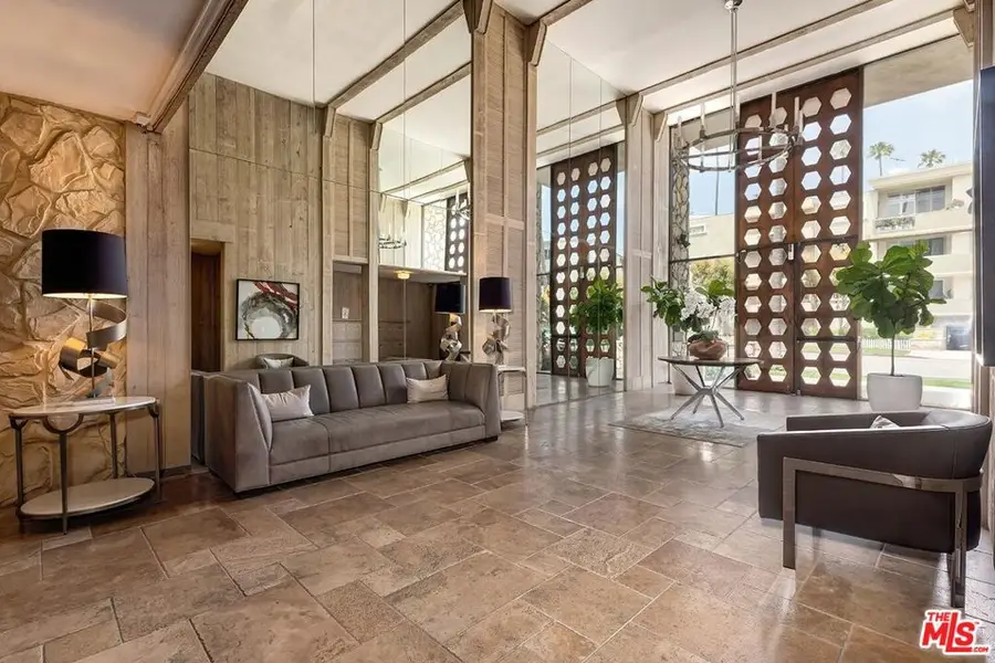 809 S Bundy Drive #214, Los Angeles, CA 90049 - Image #3