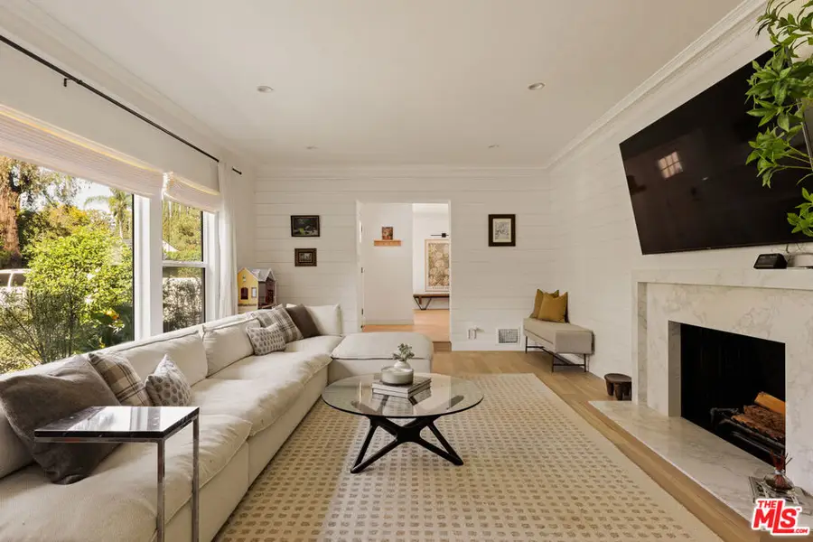 6448 Peach Avenue, Van Nuys, CA 91406 - Image #3