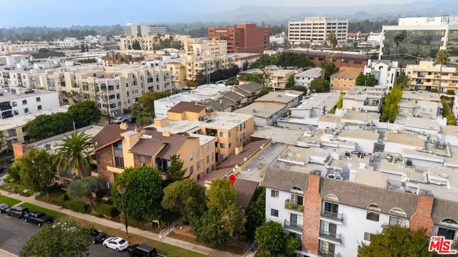 11743 Darlington Avenue #1, Los Angeles, CA 90049 - Image #2