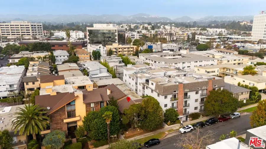 11743 Darlington Avenue #1, Los Angeles, CA 90049 - Image #3