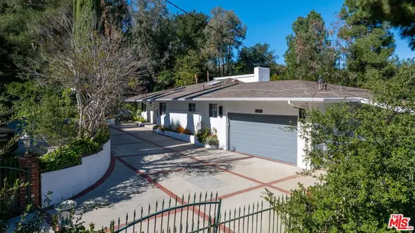 12004 Briarvale Lane, Studio City, CA 91604