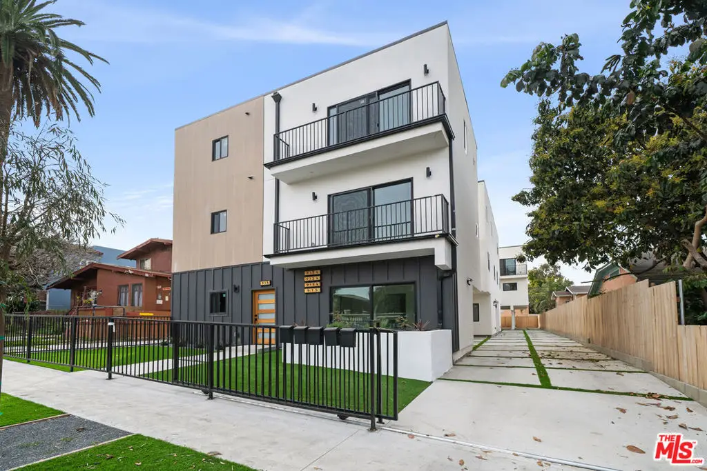 913 N Hobart Boulevard, Los Angeles, CA 90029 - #1