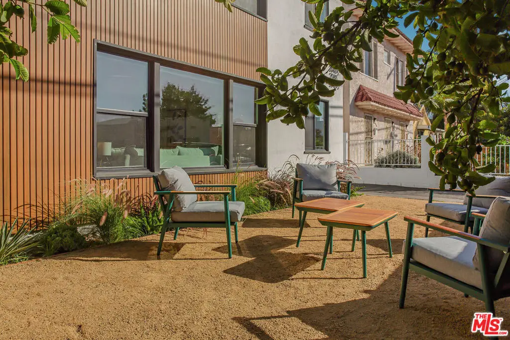 2046 1/2 S Burnside Avenue, Los Angeles, CA 90016 - Image #1