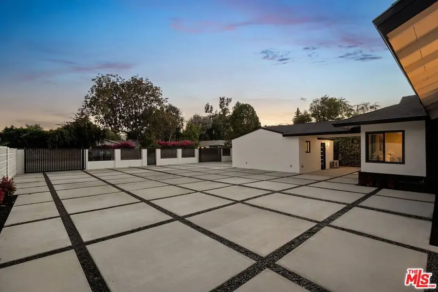 14011 Magnolia Boulevard, Sherman Oaks, CA 91423 - Image #3