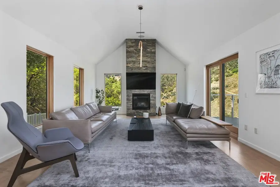 10110 Cielo Drive, Beverly Hills, CA 90210 - Image #2