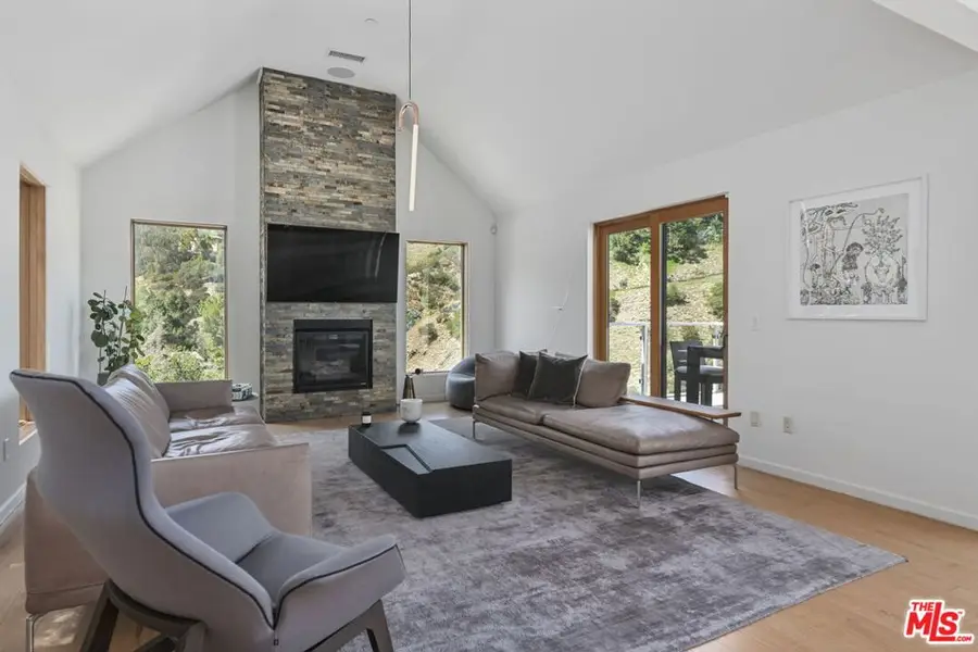 10110 Cielo Drive, Beverly Hills, CA 90210 - Image #3