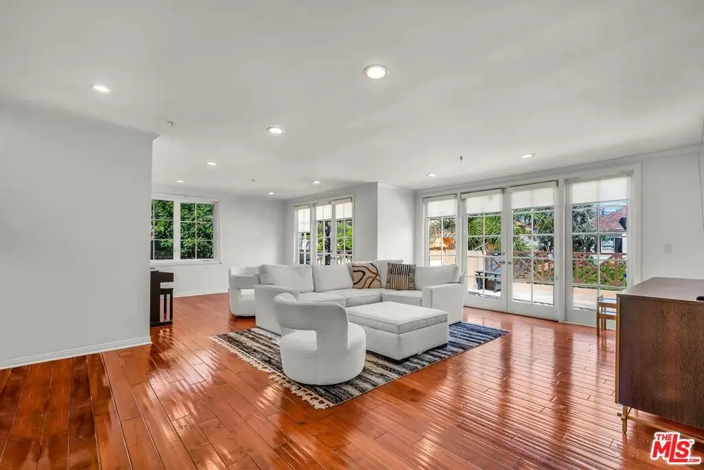 10555 Ashton Avenue #201, Los Angeles, CA 90024 - Image #1