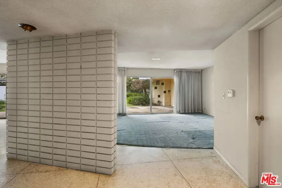 6619 S Bedford Avenue, Los Angeles, CA 90056 - Image #3