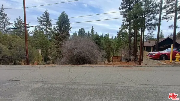 384 Cinderella Drive, Big Bear City, CA 92314