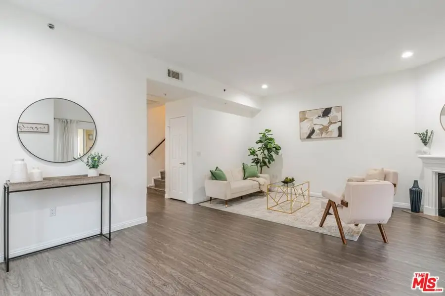 5521 Kester Avenue #7, Sherman Oaks, CA 91411 - Image #3