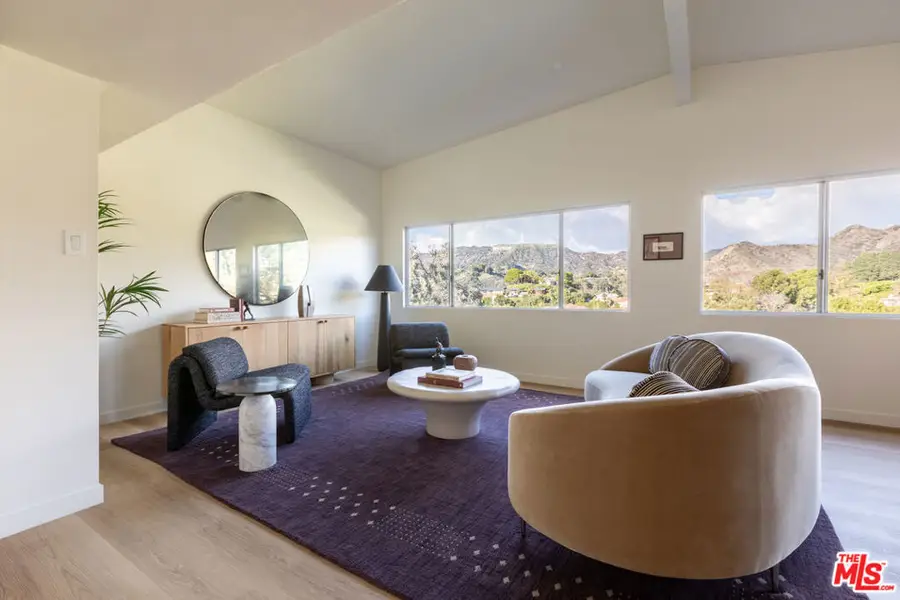 5661 Spreading Oak Drive, Los Angeles, CA 90068 - Image #3