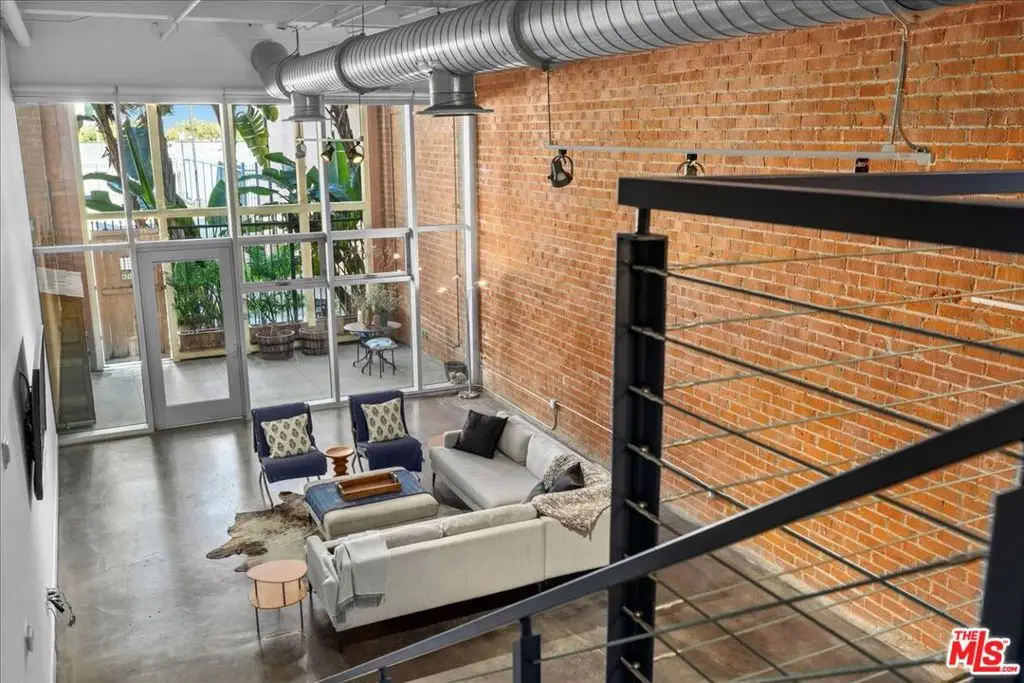 120 S Hewitt Street #6, Los Angeles, CA 90012 - Image #1