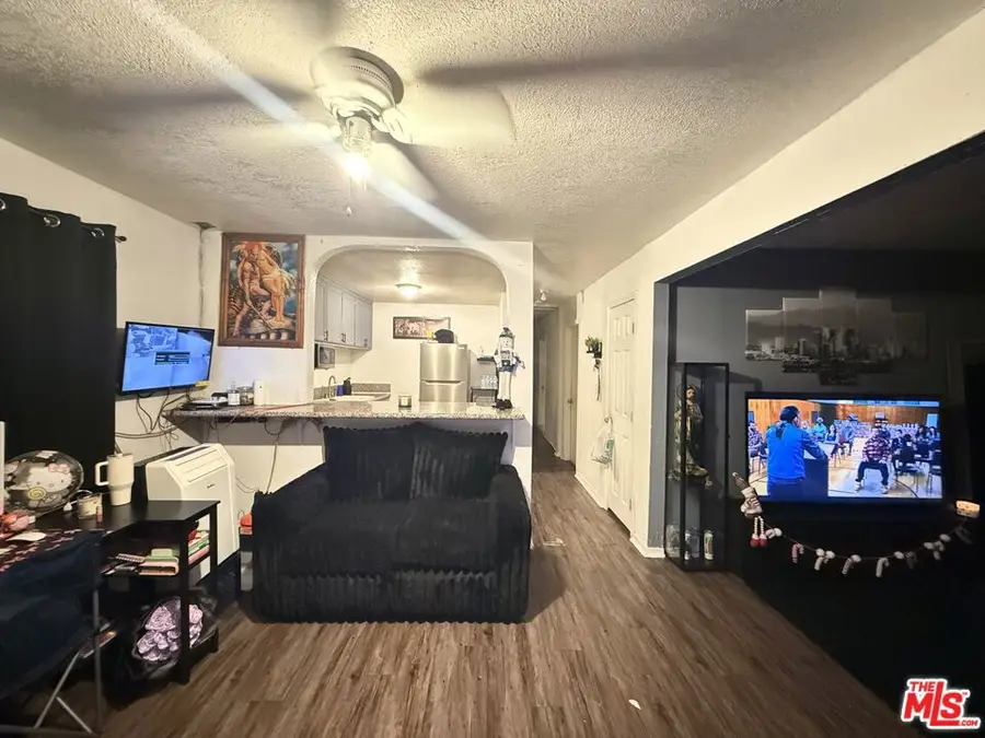 857 E 52nd Place, Los Angeles, CA 90011 - Image #2