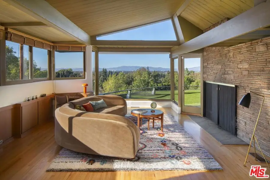 3624 Buena Park Drive, Studio City, CA 91604 - Image #2