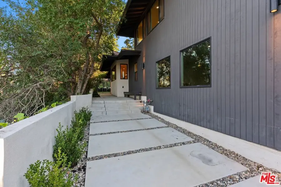 16708 Chaplin Avenue, Encino, CA 91436 - #2