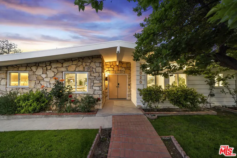 23020 Lita Place, Woodland Hills, CA 91364 - Image #2