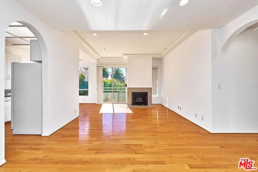 5050 Maplewood Avenue #206, Los Angeles, CA 90004 - Image #3