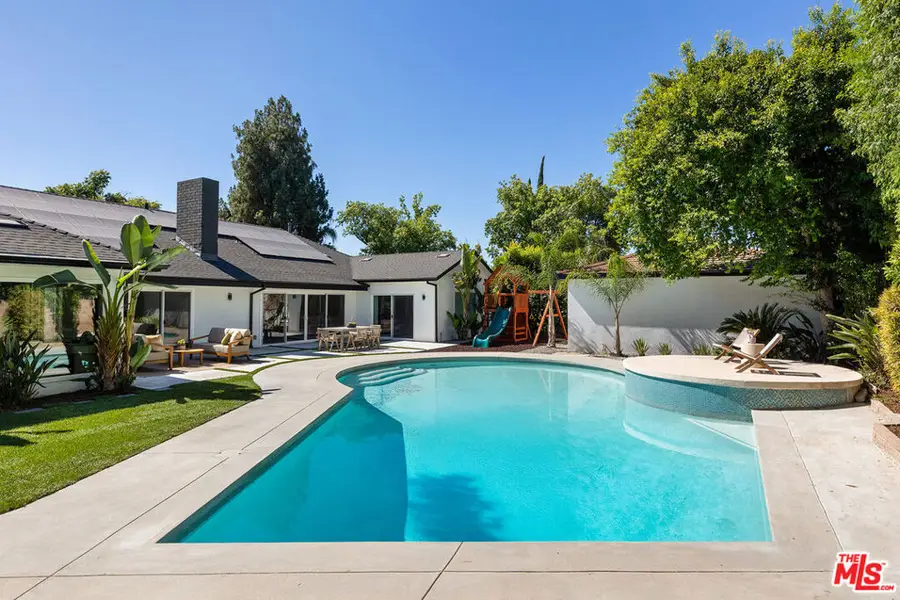 5920 Kentland Avenue, Woodland Hills, CA 91367 - Image #2