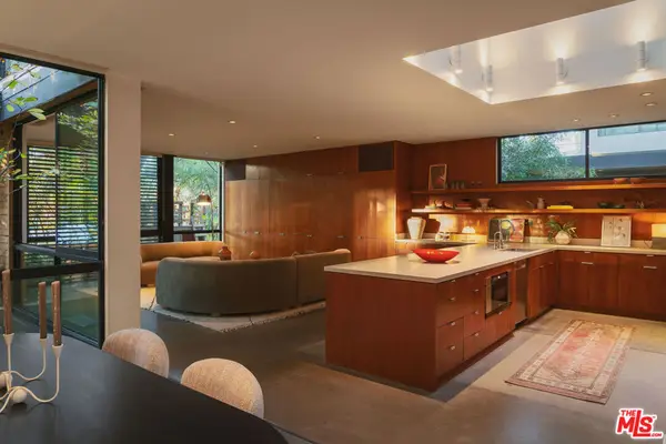 734 Palms Boulevard, Venice, CA 90291