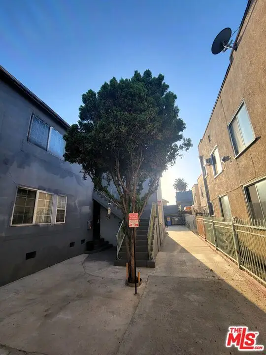 1350 S Burlington Avenue, Los Angeles, CA 90006 - Image #2