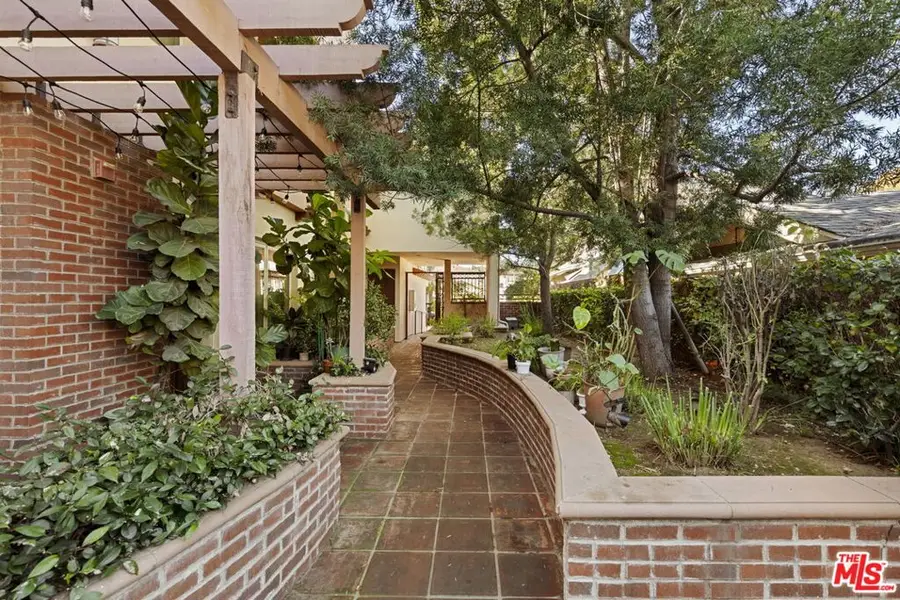 272 N Chester Avenue #101, Pasadena, CA 91106 - #3