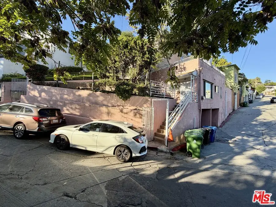 3901 De Longpre Avenue, Los Angeles, CA 90027 - Image #3