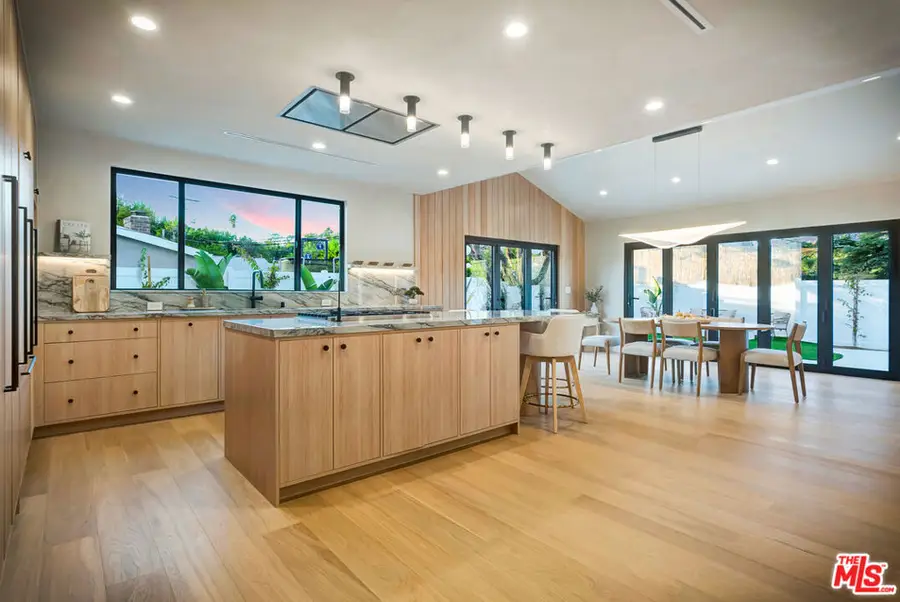 5853 Keokuk Avenue, Woodland Hills, CA 91367 - Image #2