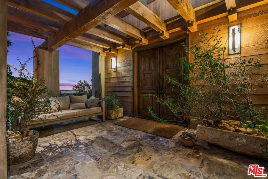 1810 Mango Way, Los Angeles, CA 90049 - Image #2