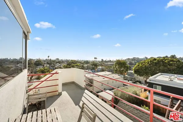 654 Pier Avenue #C, Santa Monica, CA 90405