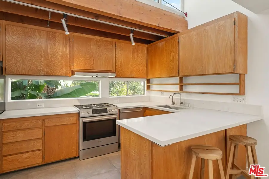 654 Pier Avenue #C, Santa Monica, CA 90405 - Image #3