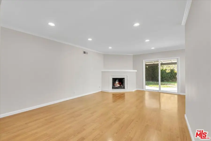 6649 Whitman Avenue, Lake Balboa, CA 91406 - Image #3