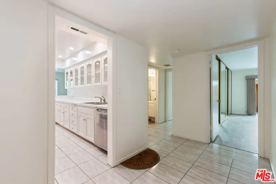 6732 Hillpark Drive #307, Los Angeles, CA 90068 - Image #3