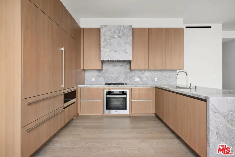 211 W Elm Court #6E, Los Angeles, CA 90067 - #2