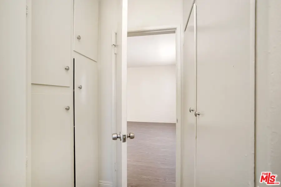 14805 Erwin Street, Van Nuys, CA 91411 - Image #3