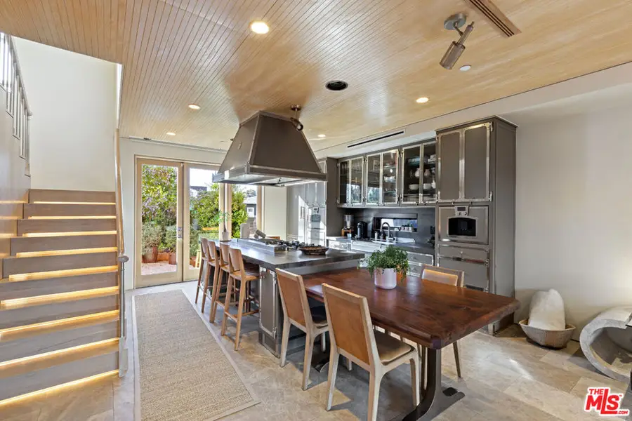 812 Brooks Avenue, Venice, CA 90291 - Image #2