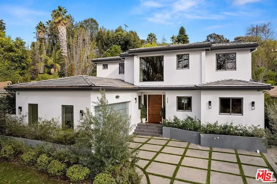 2408 Castle Heights Avenue, Los Angeles, CA 90034 - Image #3