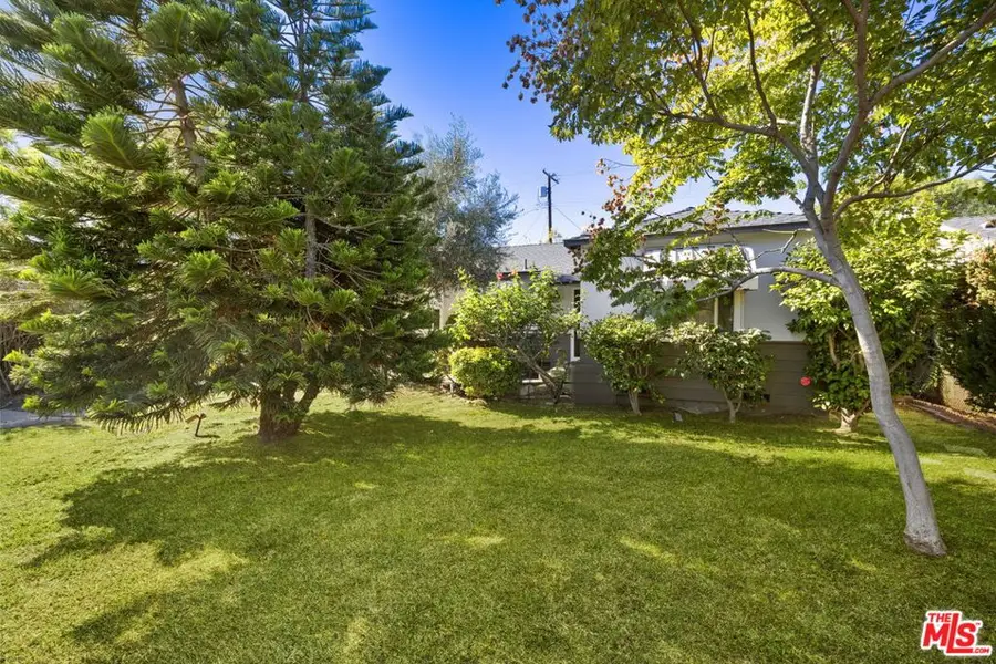 7507 Oak Park Avenue, Lake Balboa, CA 91406 - Image #3