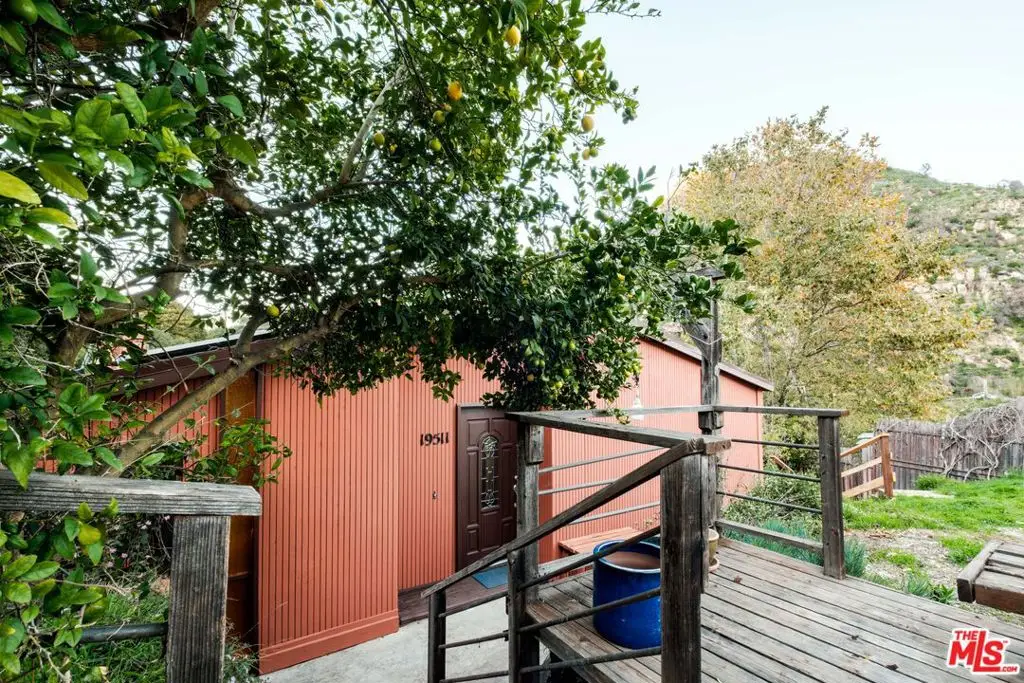19511 Sunken Trail, Topanga, CA 90290 - Image #1