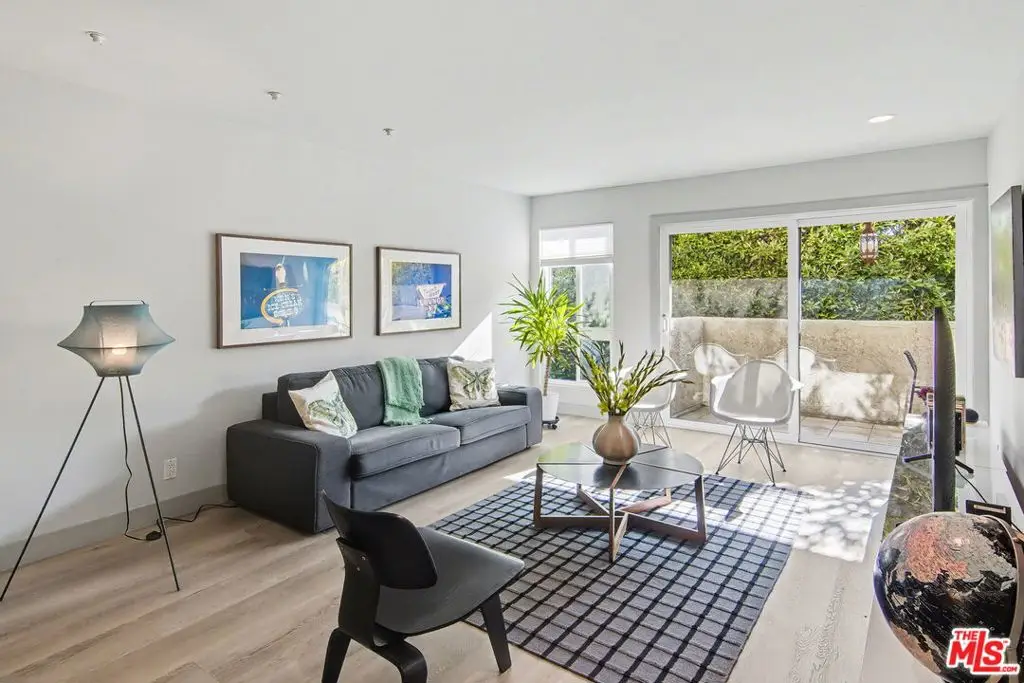 8400 De Longpre Avenue #102, West Hollywood, CA 90069 - #1