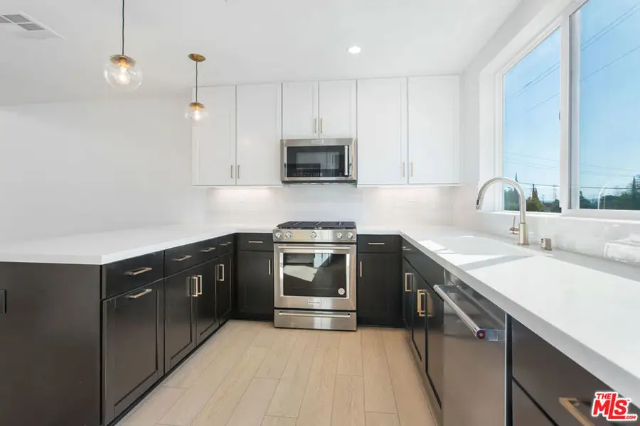 11224 W Lyon Lane, North Hollywood, CA 91606 - Image #3