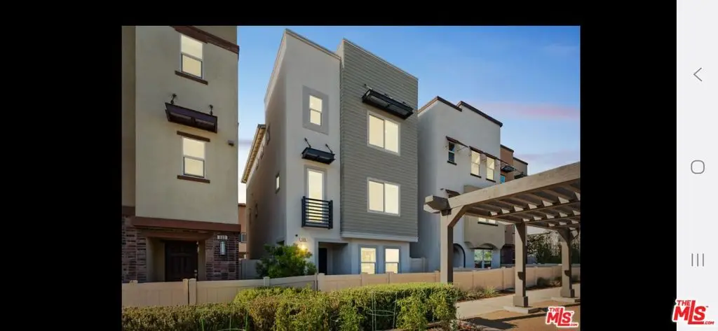 605 Daniel Freeman Circle, Inglewood, CA 90301 - Image #1